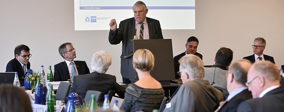 NRW-Arbeitsminister diskutiert mit Unternehmern